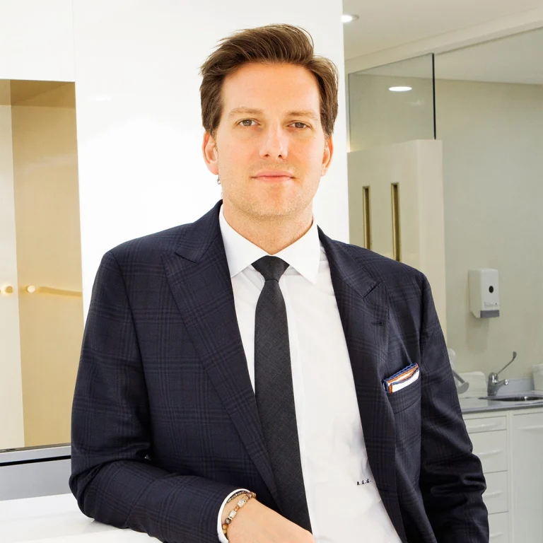 Dr Michael Apa